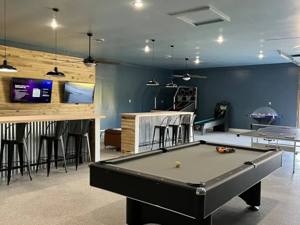 A sports bar like room for all ages