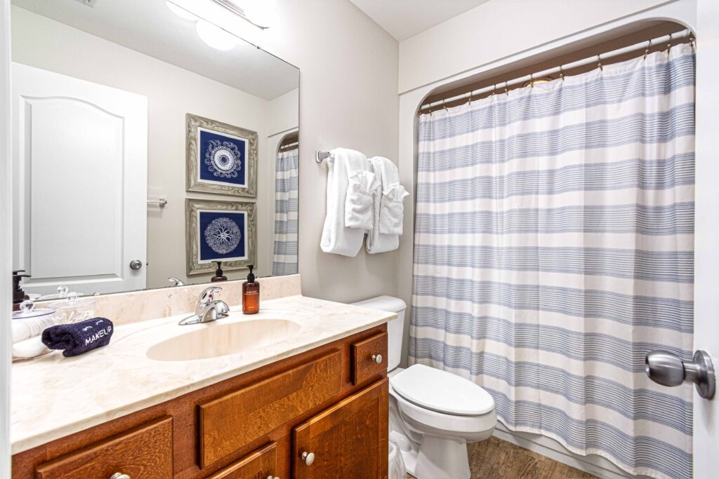 Orange Beach 3 bedroom Condo at the Oasis of Orange Beach (formerly Phoenix West 2) showing the 3rd bathroom