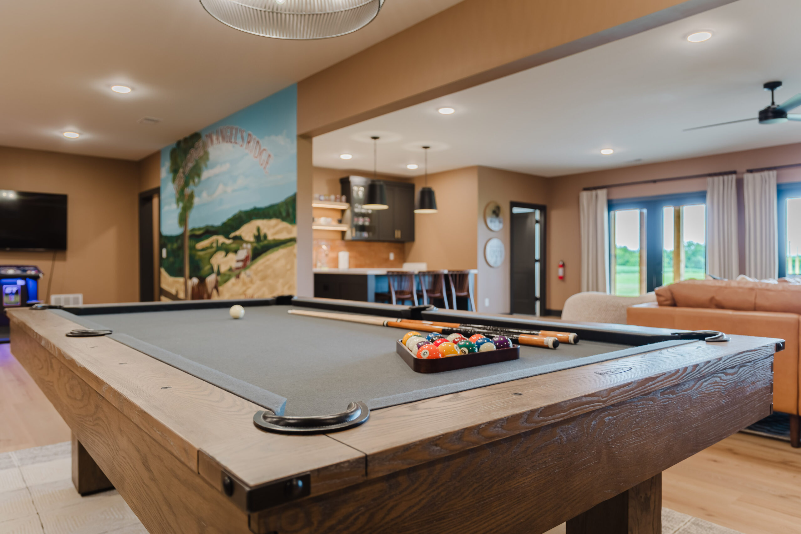 Billiards table and lounge at The Lodge on Angel’s Ridge